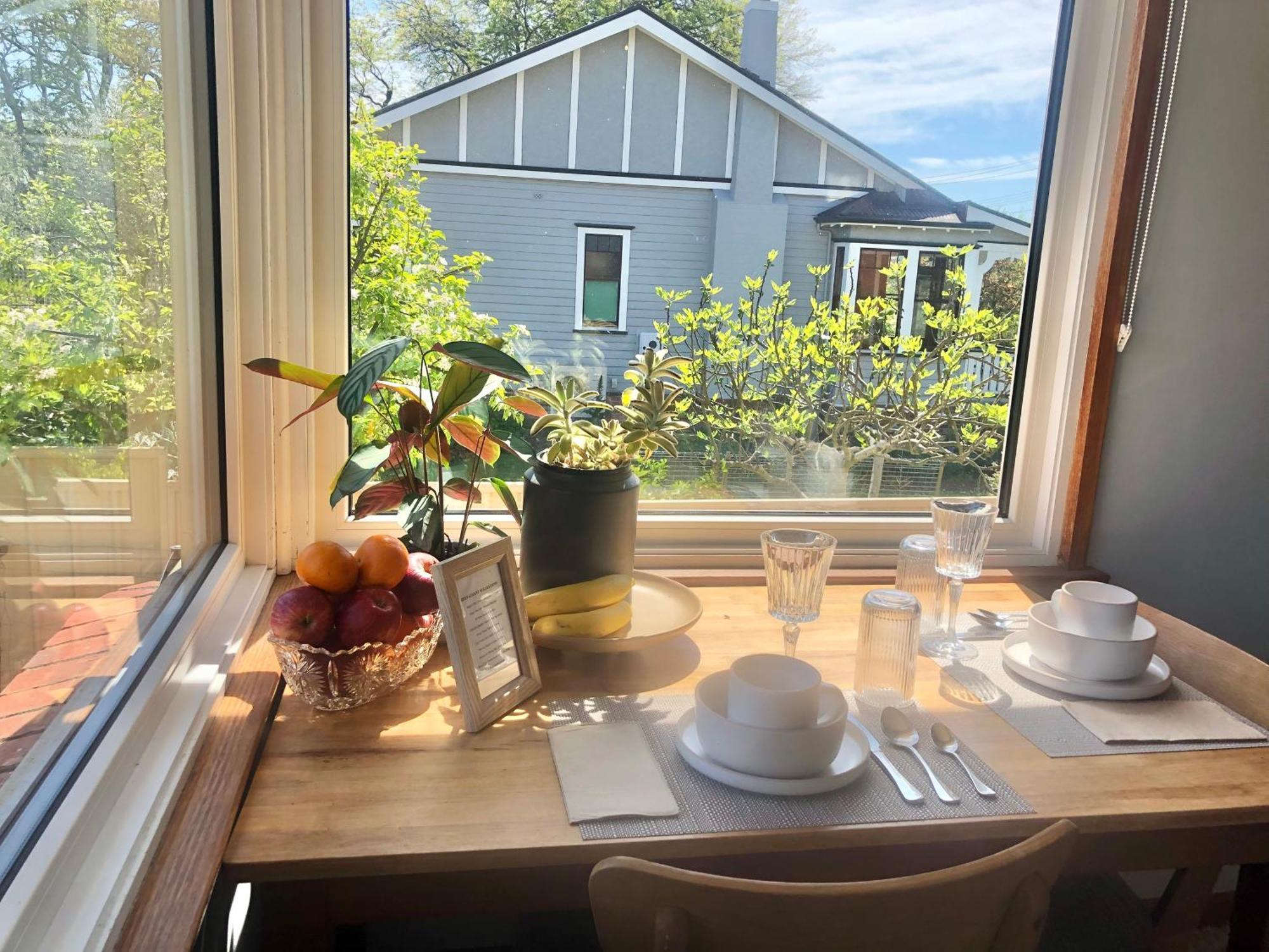 Lovely Budget Vegan Homestay Launceston Exterior photo