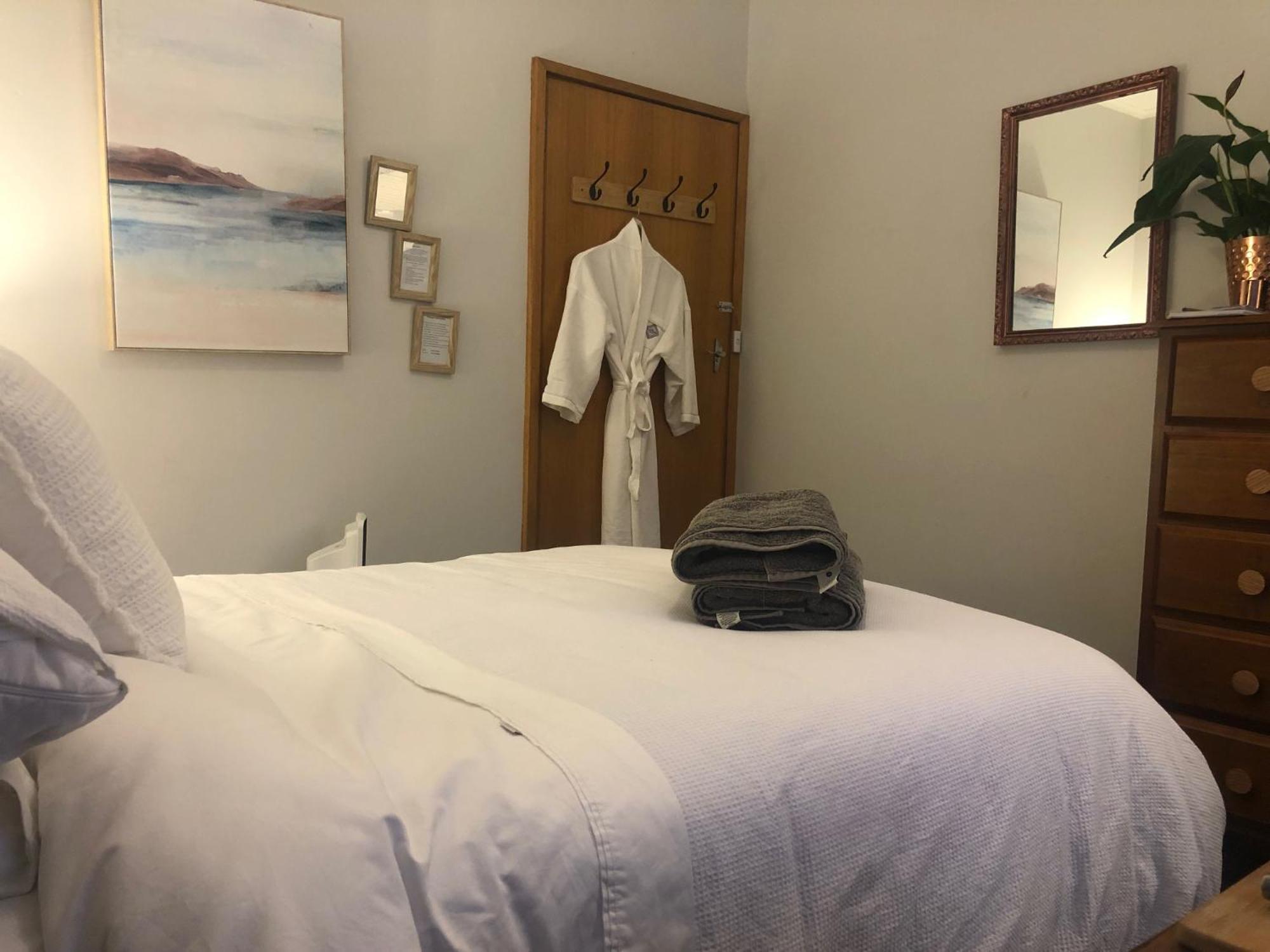 Lovely Budget Vegan Homestay Launceston Exterior photo