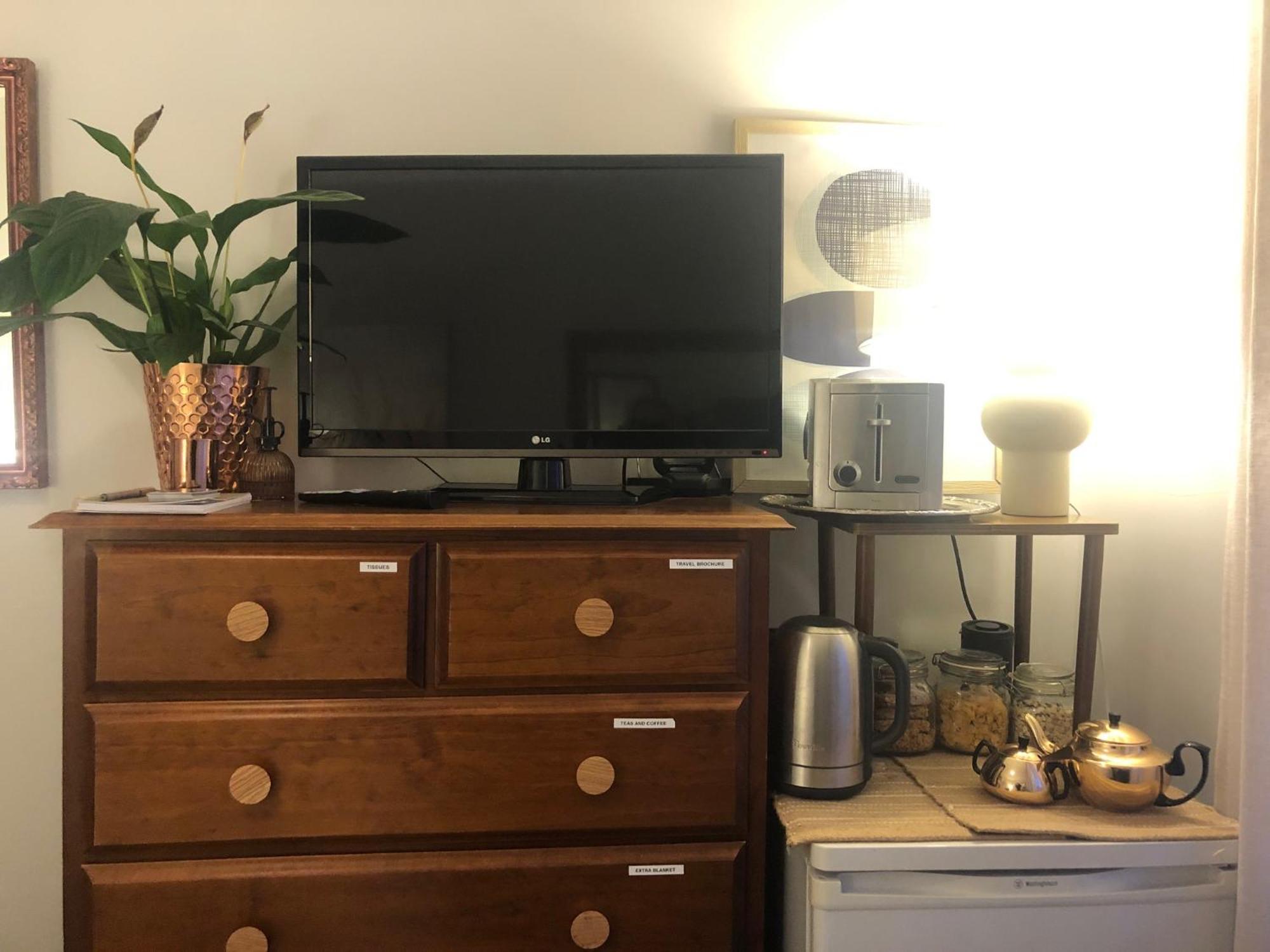 Lovely Budget Vegan Homestay Launceston Exterior photo