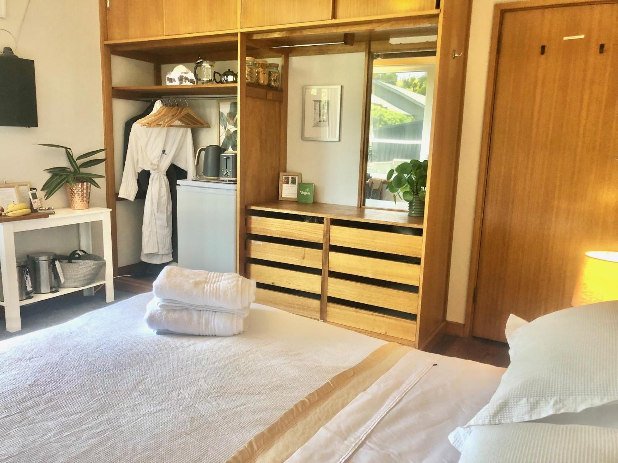 Lovely Budget Vegan Homestay Launceston Exterior photo